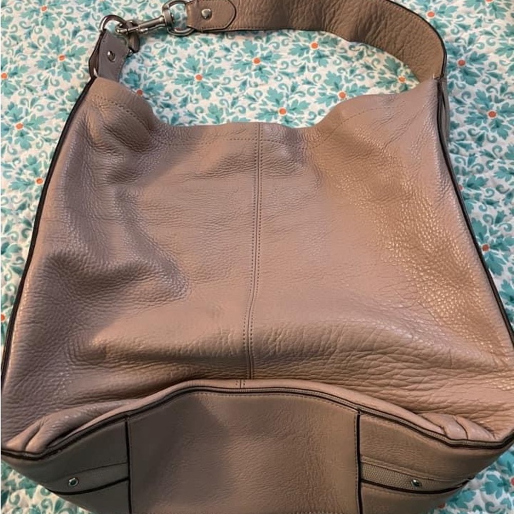 Leather Coach Purse - Excellent condition - Beige